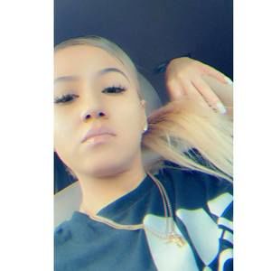 Meet your Posher, Steph